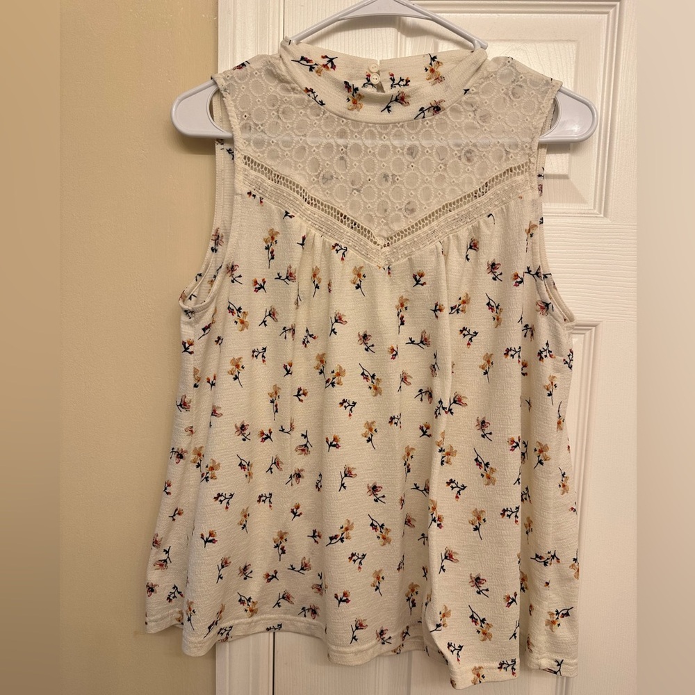 Sleeveless blouse